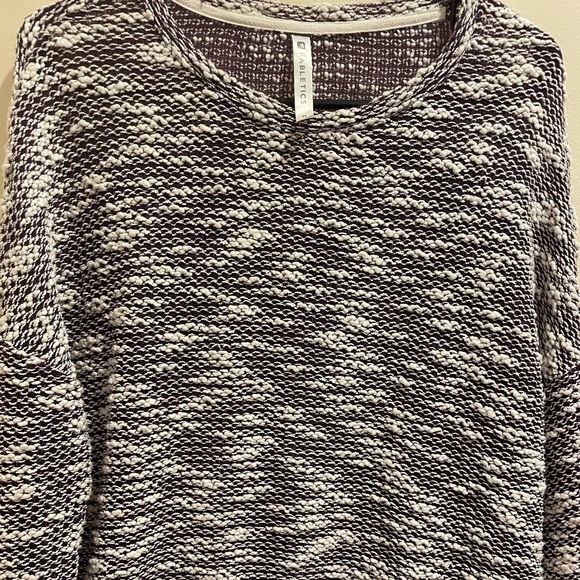 🏷️ 3/$15 SALE Fabletics Mesh Sweater - Picture 4 of 9